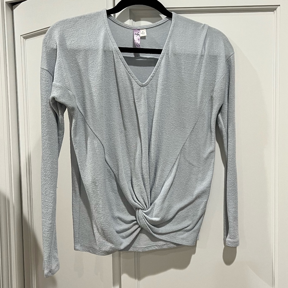 ALYA V-Neck Knot Sweater (W Small)